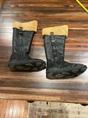 UGG Australia Locarno Shearling-Trimmed Boots in black leather vintage size 7